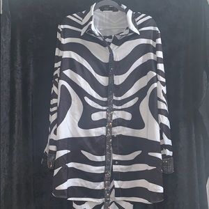 Incredibly fashionable Zebra Print pants suit